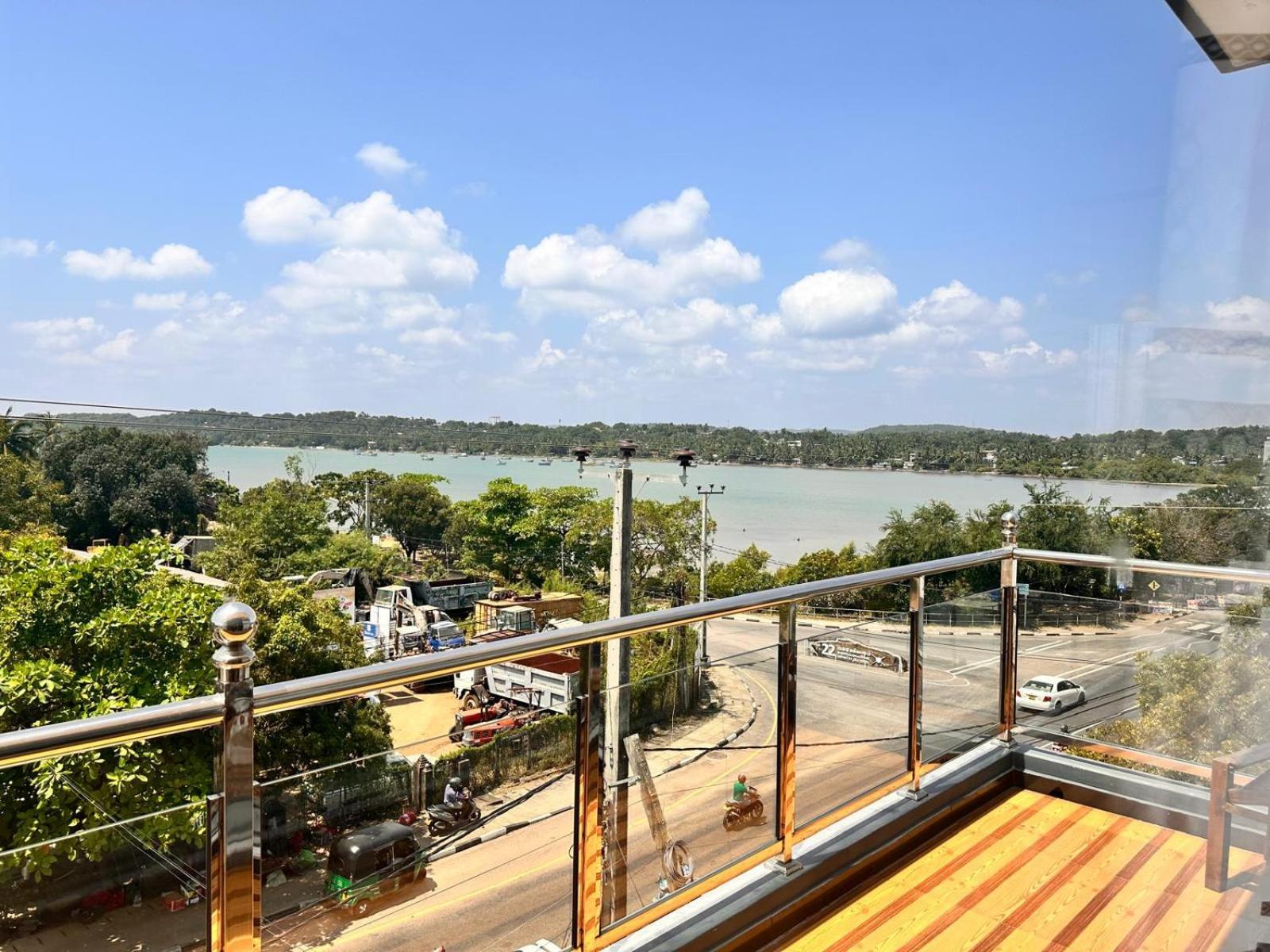 טרינקומאלה Holiday Villa מראה חיצוני תמונה