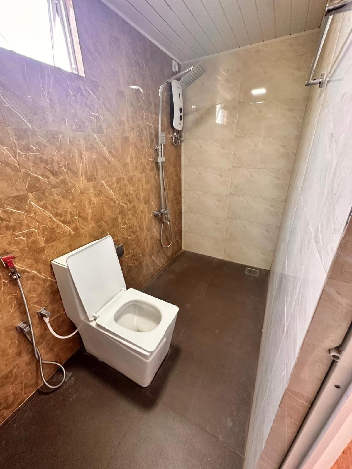 טרינקומאלה Holiday Villa מראה חיצוני תמונה