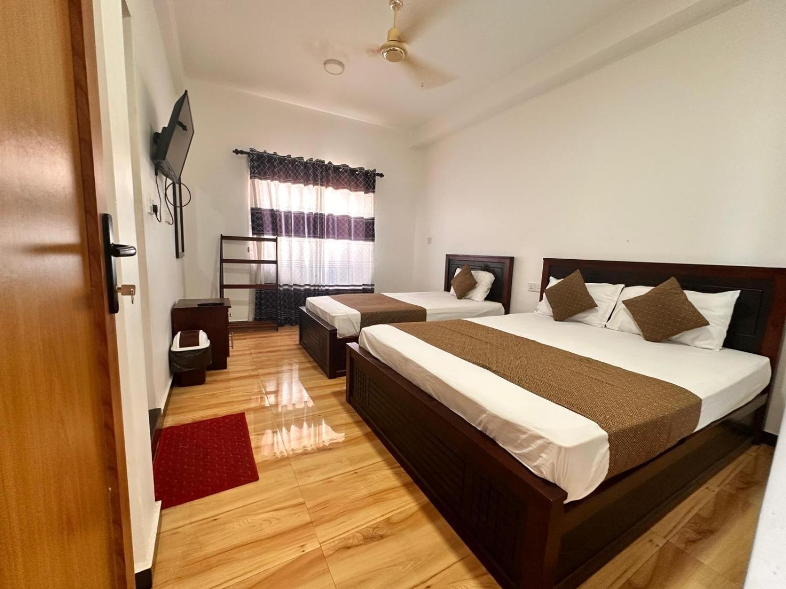 טרינקומאלה Holiday Villa מראה חיצוני תמונה