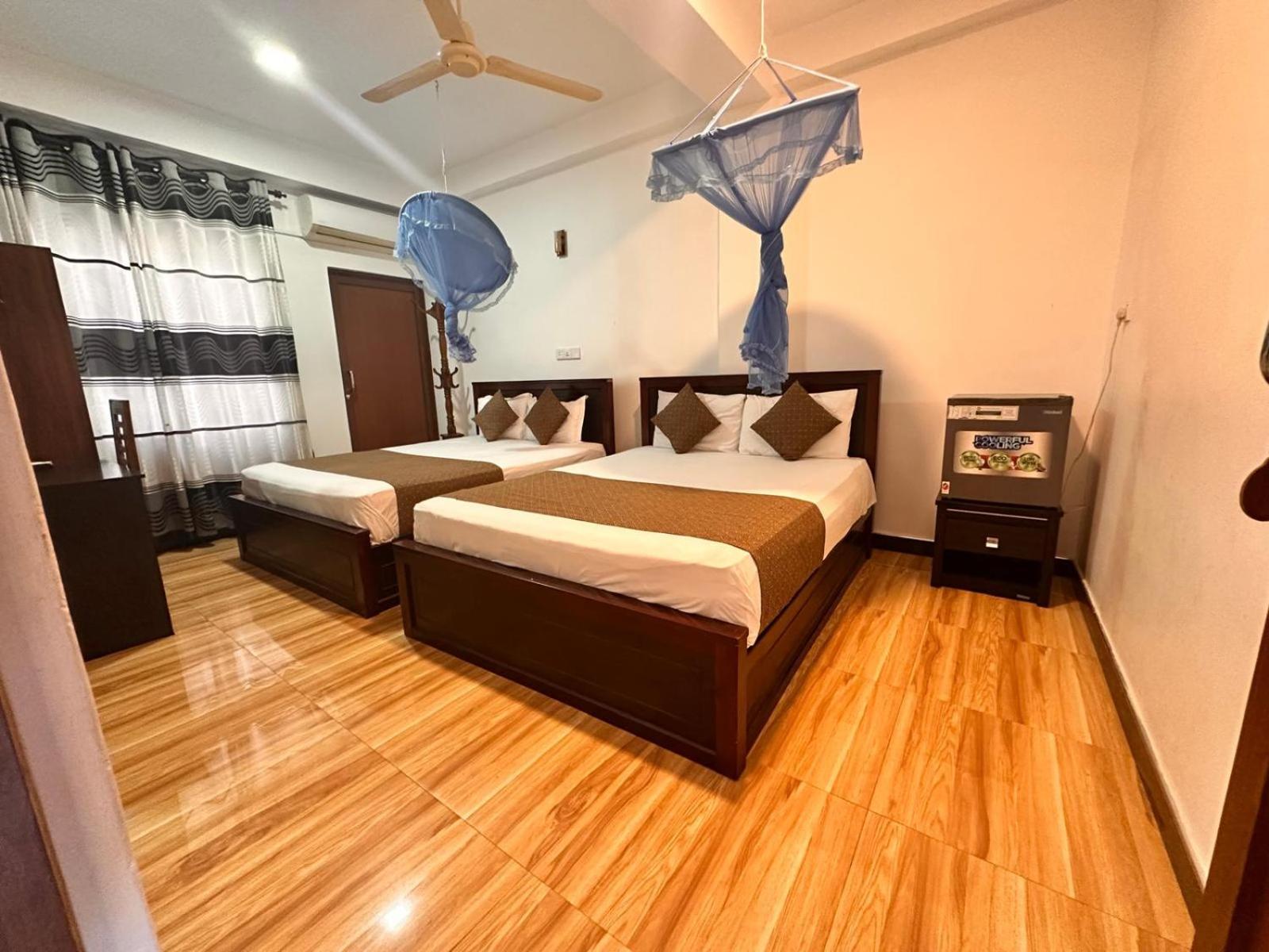 טרינקומאלה Holiday Villa מראה חיצוני תמונה