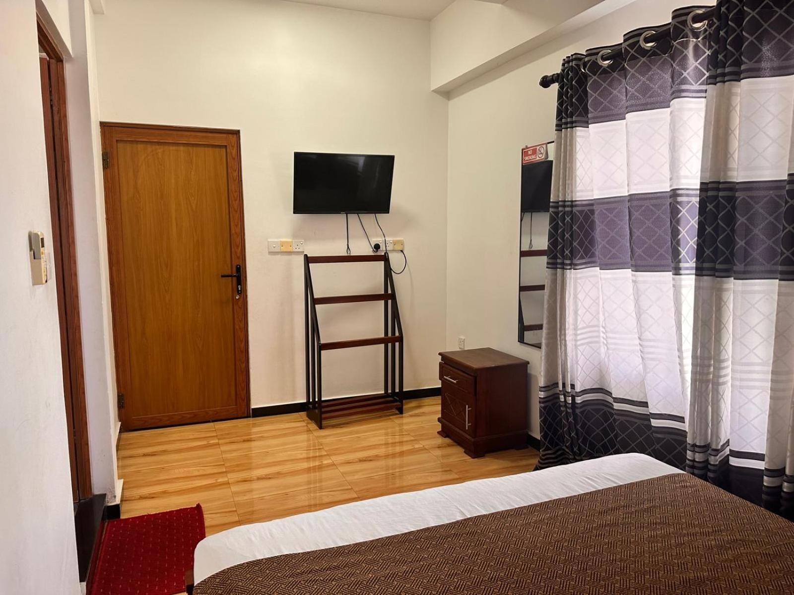 טרינקומאלה Holiday Villa מראה חיצוני תמונה