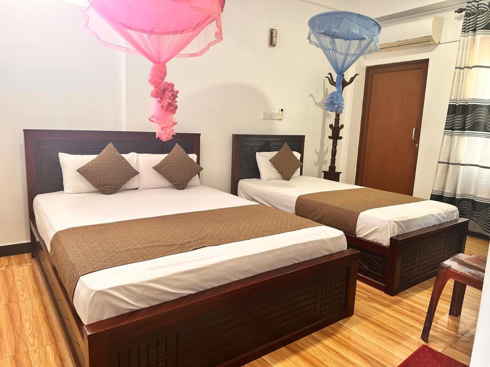 טרינקומאלה Holiday Villa מראה חיצוני תמונה