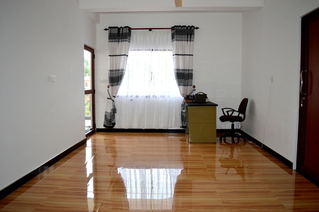 טרינקומאלה Holiday Villa מראה חיצוני תמונה